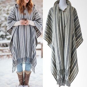 VINTAGE Confecciones ARTILANA Wool Stripped Fringe Boho Western Rustic Poncho OS